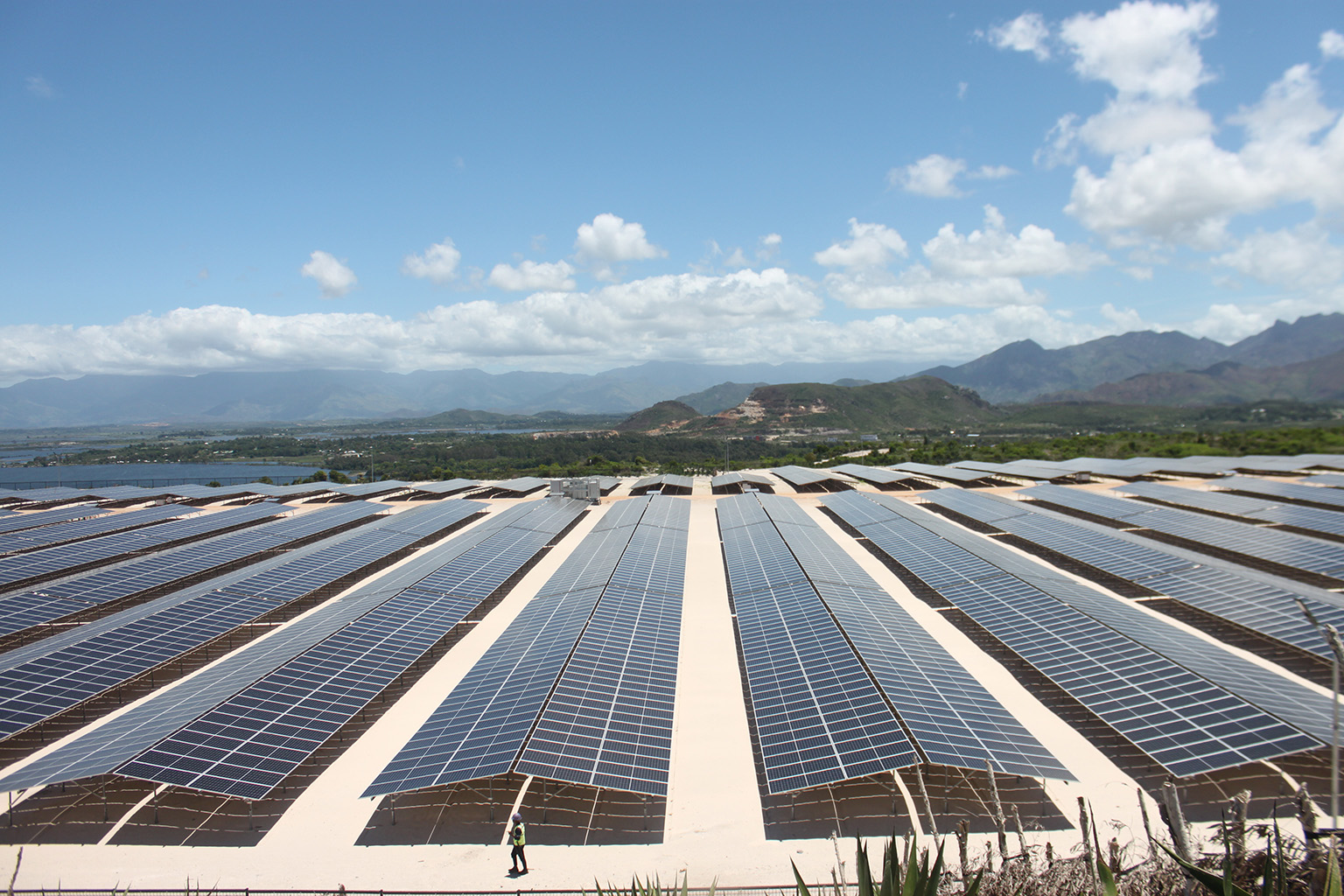 Parc solaire et éolien dans la région Anosy - Énergie renouvelable à Madagascar